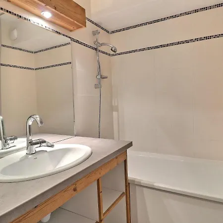 Apartament Confortable 2 Pieces + Cabine, Skis Aux Pieds, 5-6 Personnes - Fr-1-182a-2 Courchevel