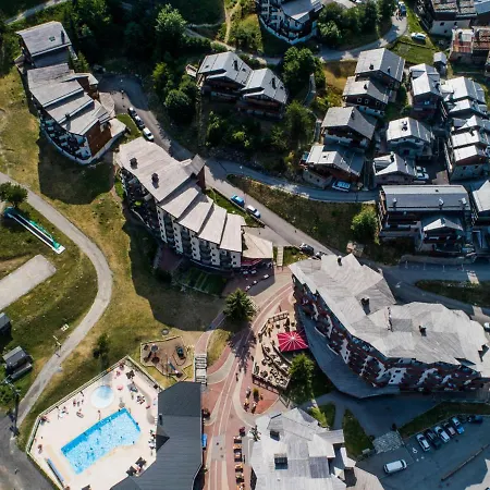 Confortable 2 Pieces + Cabine, Skis Aux Pieds, 5-6 Personnes - Fr-1-182a-2