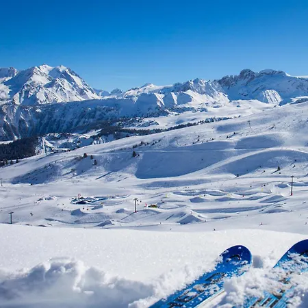 Confortable 2 Pieces + Cabine, Skis Aux Pieds, 5-6 Personnes - Fr-1-182a-2 * Courchevel