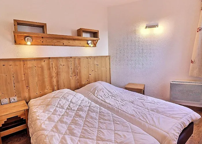 Confortable 2 Pieces + Cabine, Skis Aux Pieds, 5-6 Personnes - Fr-1-182a-2 *