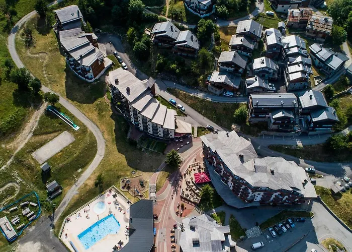 Confortable 2 Pieces + Cabine, Skis Aux Pieds, 5-6 Personnes - Fr-1-182a-2